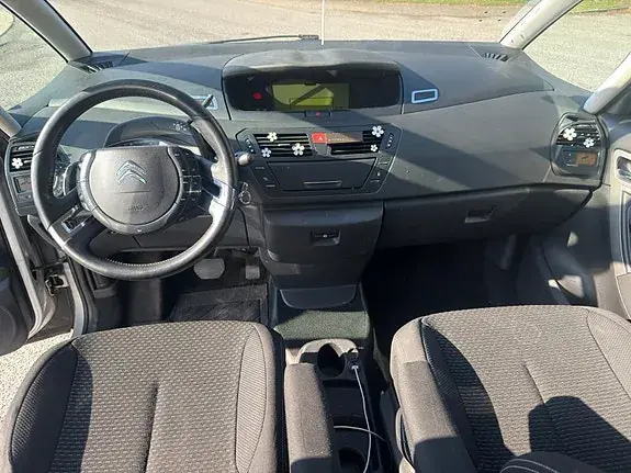 Citroen Grand C4 Picasso 2011 photo 5