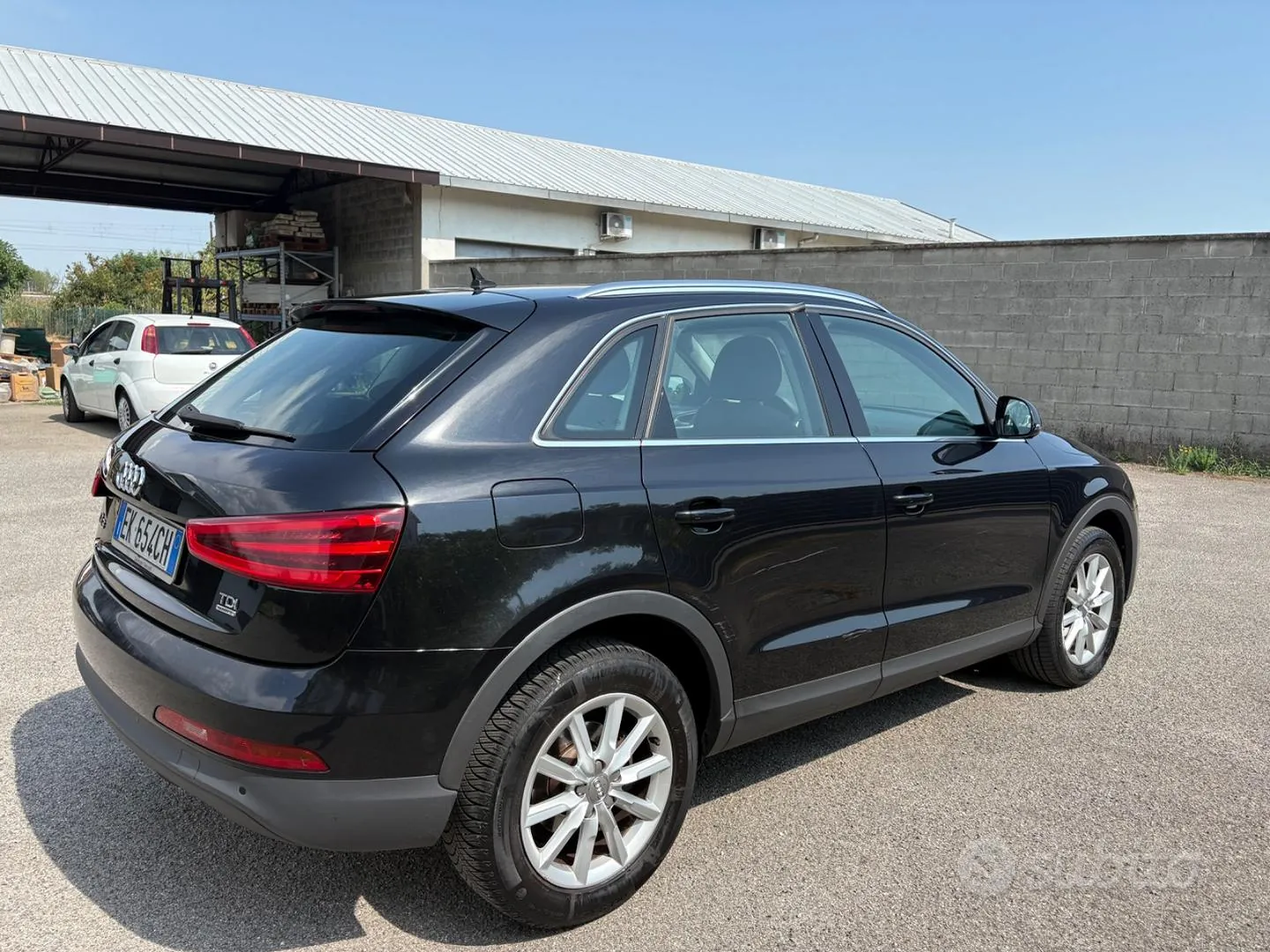 Audi Q3 2011 photo 2