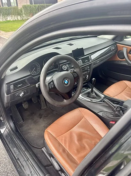 BMW 320D 2010 photo 3