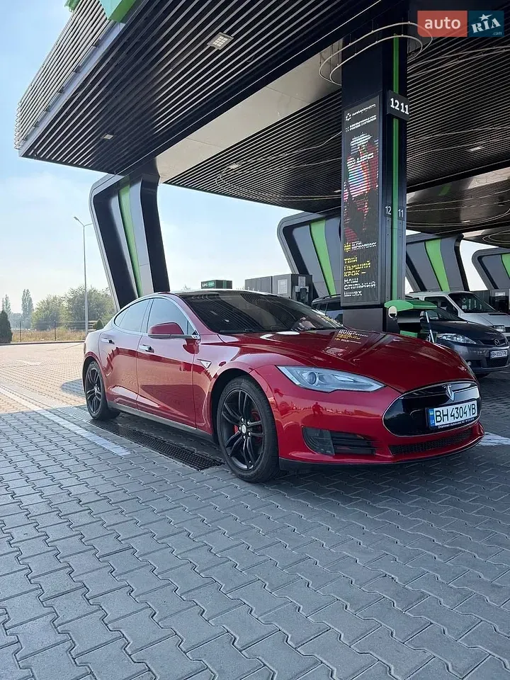 Tesla Model S