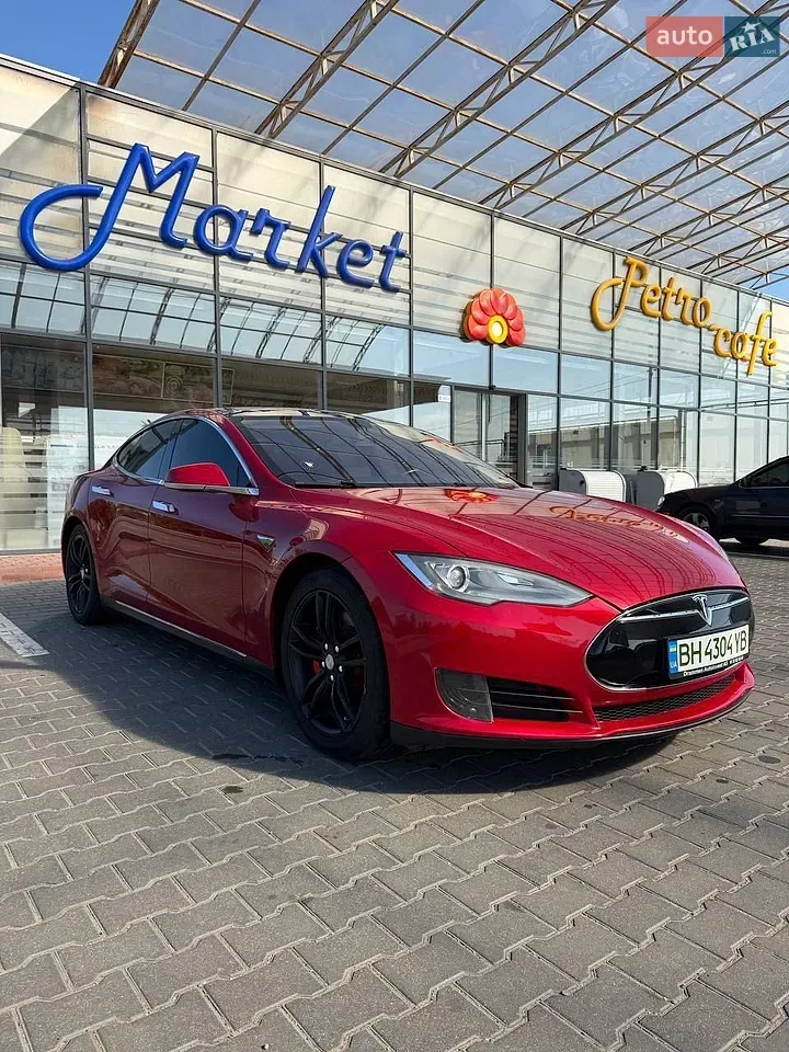 Tesla Model S 2013 photo 2