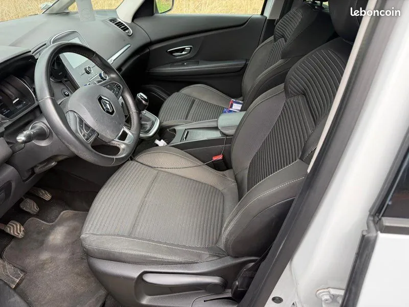 Renault Scenic 2020 photo 3