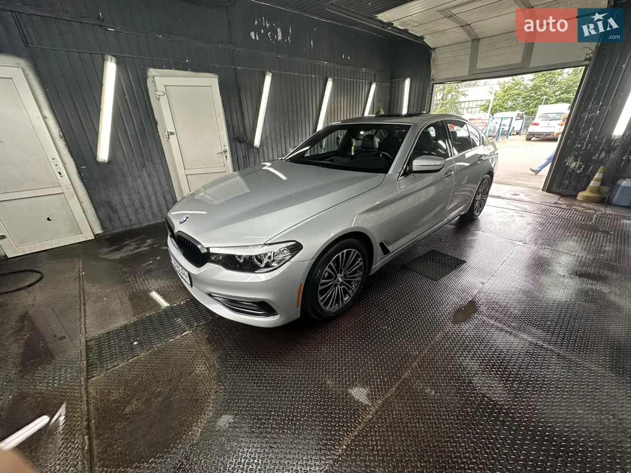 BMW 5 Series 2017 photo 3