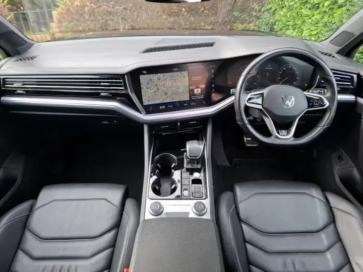 Volkswagen Touareg 2023 photo 3