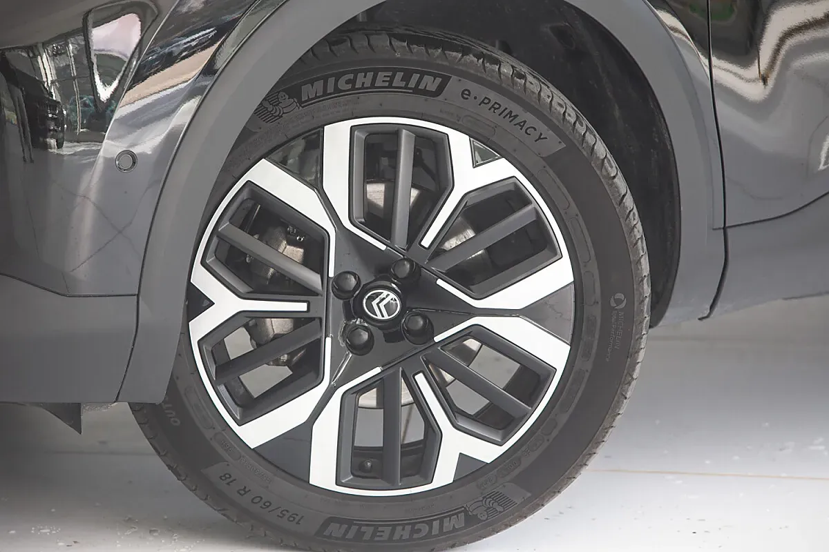 Citroen C4 2026 photo 2