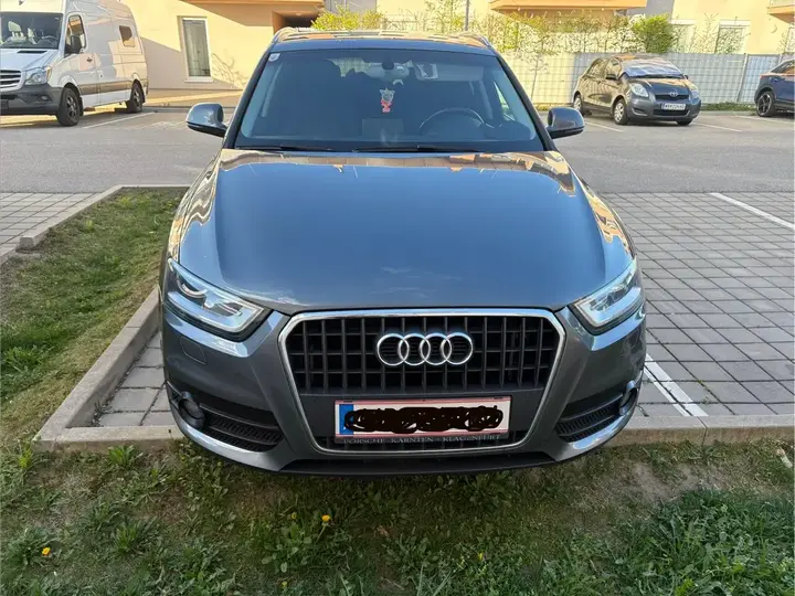 Audi Q3 2012 photo 2