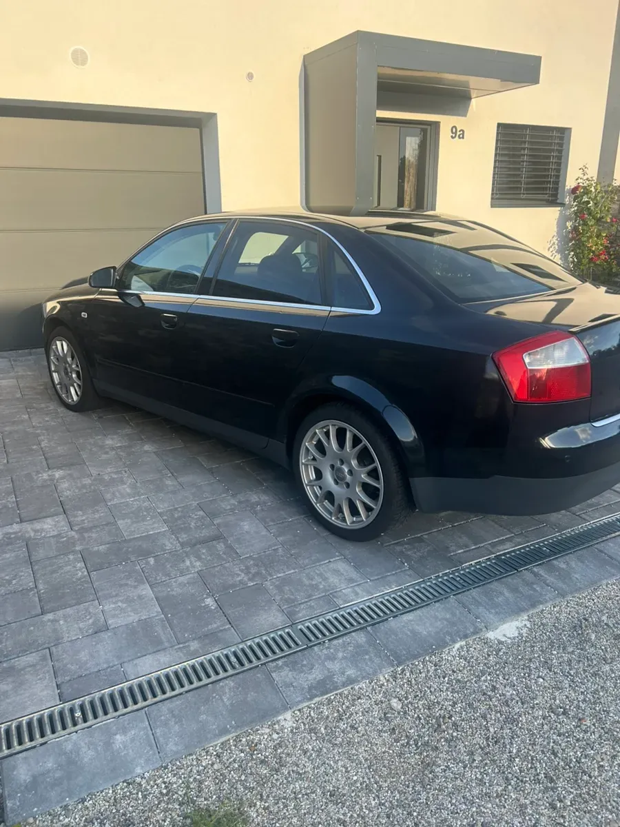 Audi A4 2004 photo 3