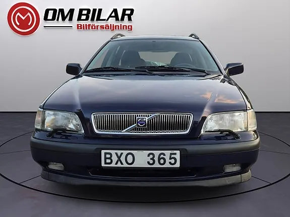 Volvo V40 1999 photo 2