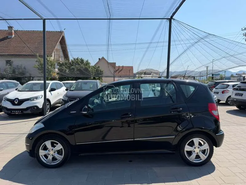Mercedes-Benz A180 2009 photo 3