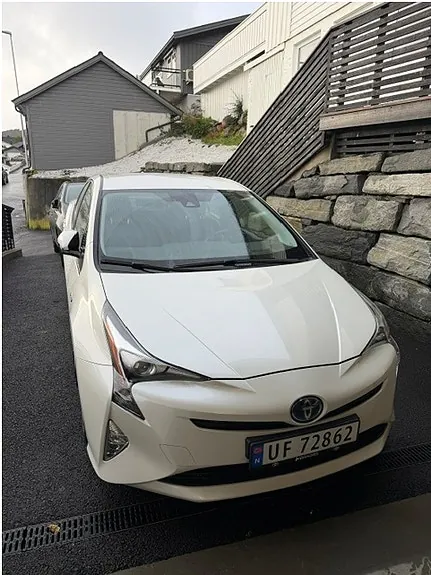 Toyota Prius 2016 photo 2