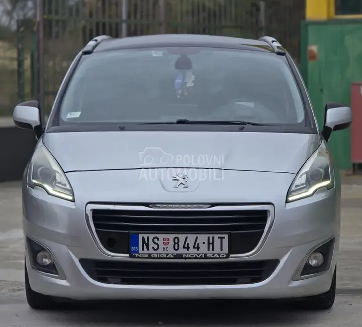 Peugeot 5008 2015 photo 2