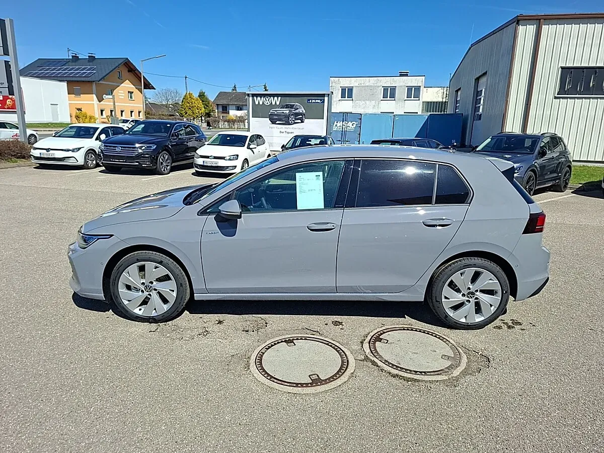 Volkswagen Golf 2026 photo 2