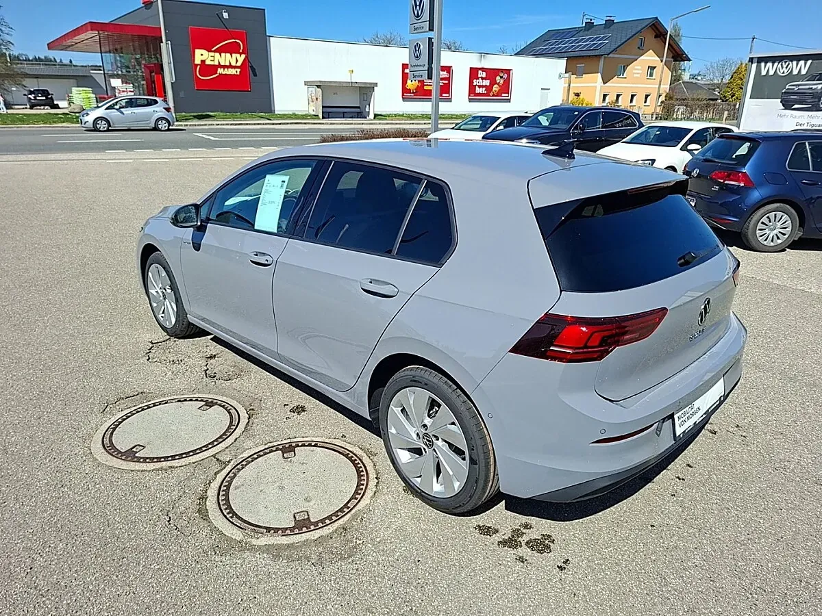 Volkswagen Golf 2026 photo 3