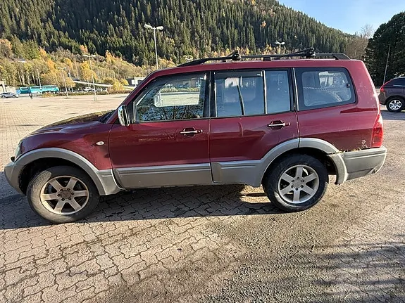 Mitsubishi Pajero 2004 photo 3