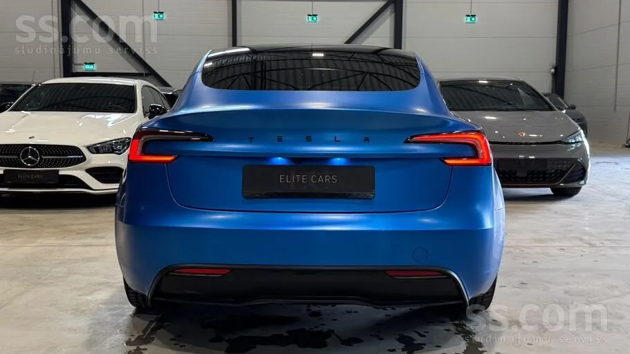 Tesla Model 3 2023 photo 4
