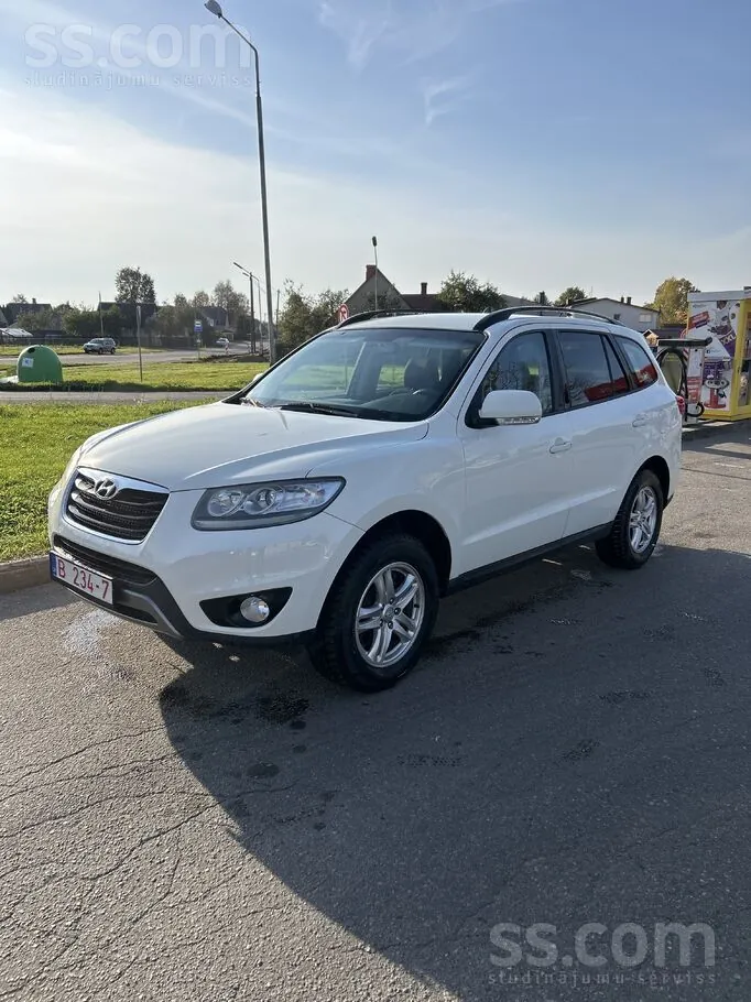 Hyundai Santa Fe 2012 photo 2