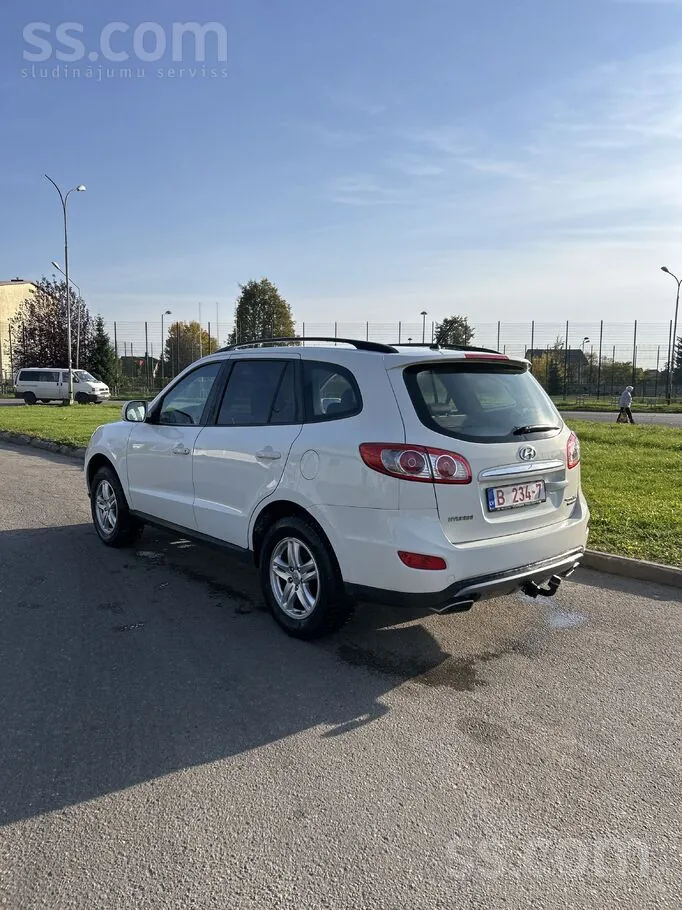 Hyundai Santa Fe 2012 photo 4