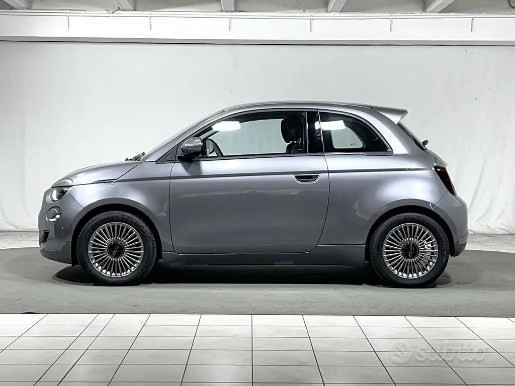 Fiat 500 2024 photo 2