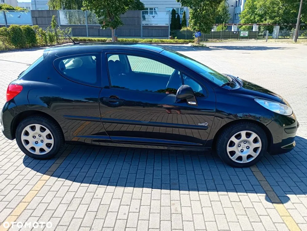 Peugeot 207 2006 photo 5