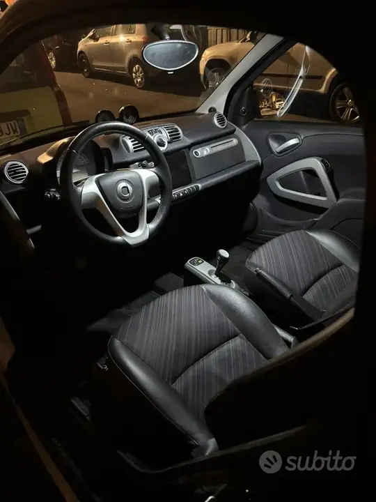 Smart Fortwo 2012 photo 2