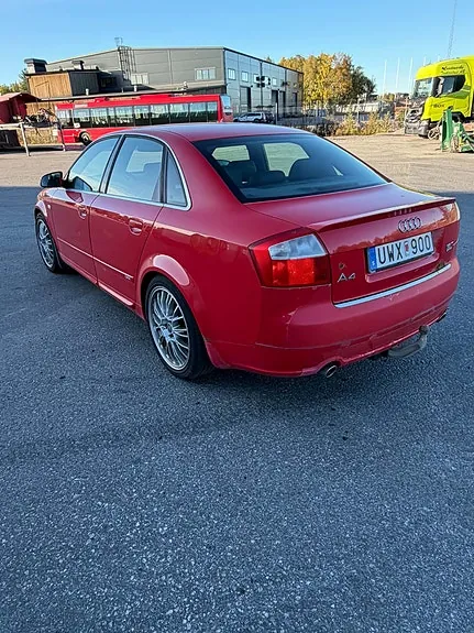 Audi A4 2004 photo 4
