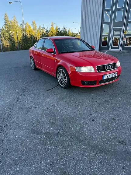 Audi A4 2004 photo 2