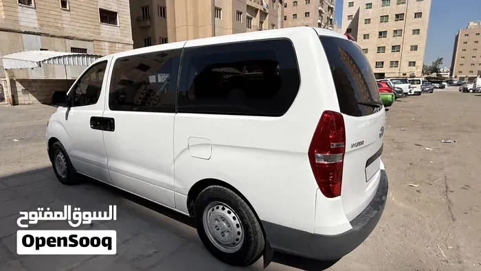 Hyundai H1 2017 photo 4
