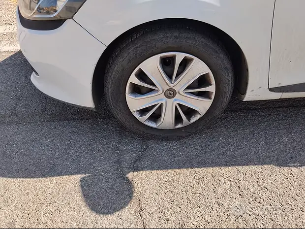 Renault Clio 2016 photo 2