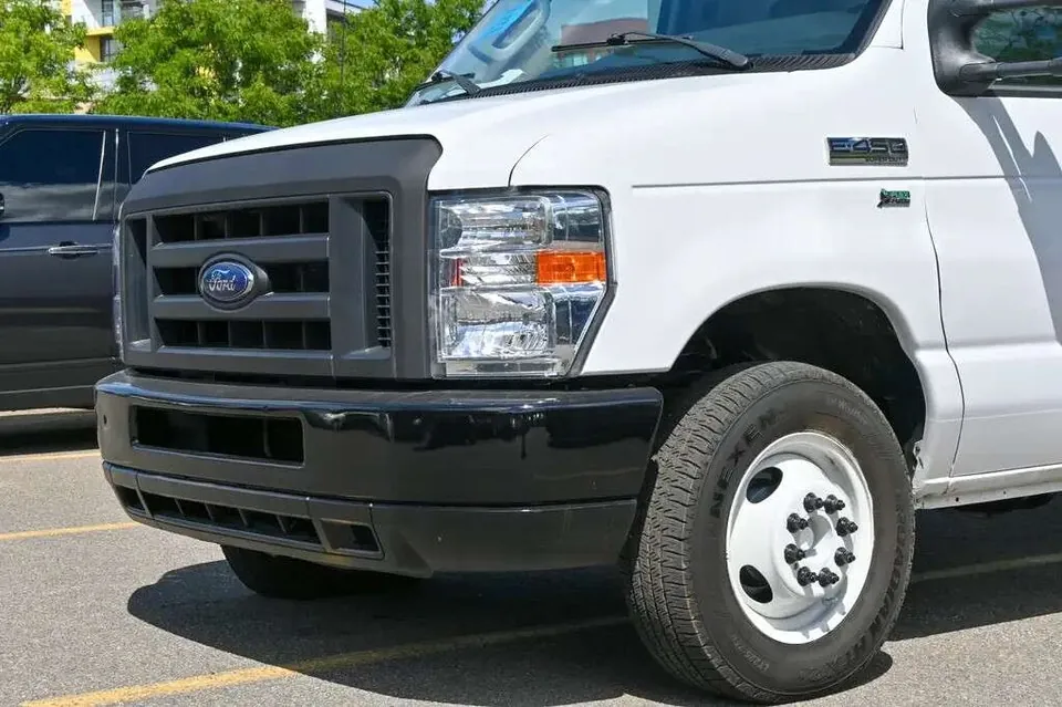 Ford E-Series 2018 photo 2