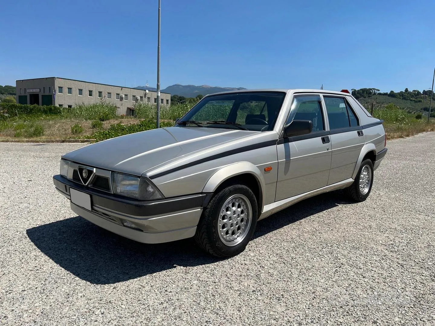 Alfa Romeo 75