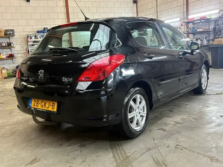 Peugeot 308 2008 photo 3