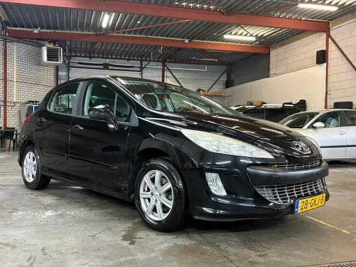 Peugeot 308 2008 photo 2