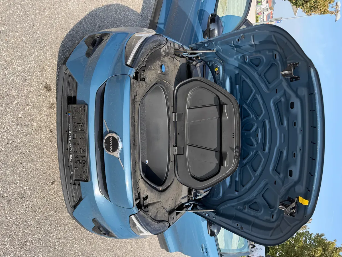 Volvo Xc40 2024 photo 2