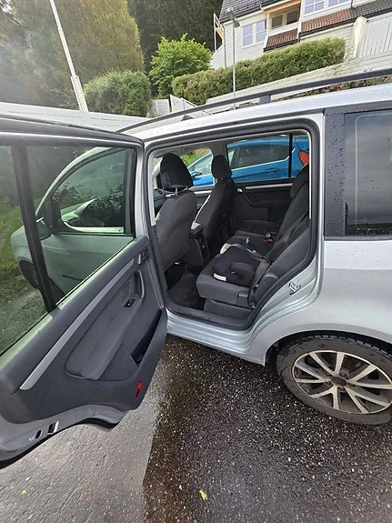 Volkswagen Touran 2013 photo 3
