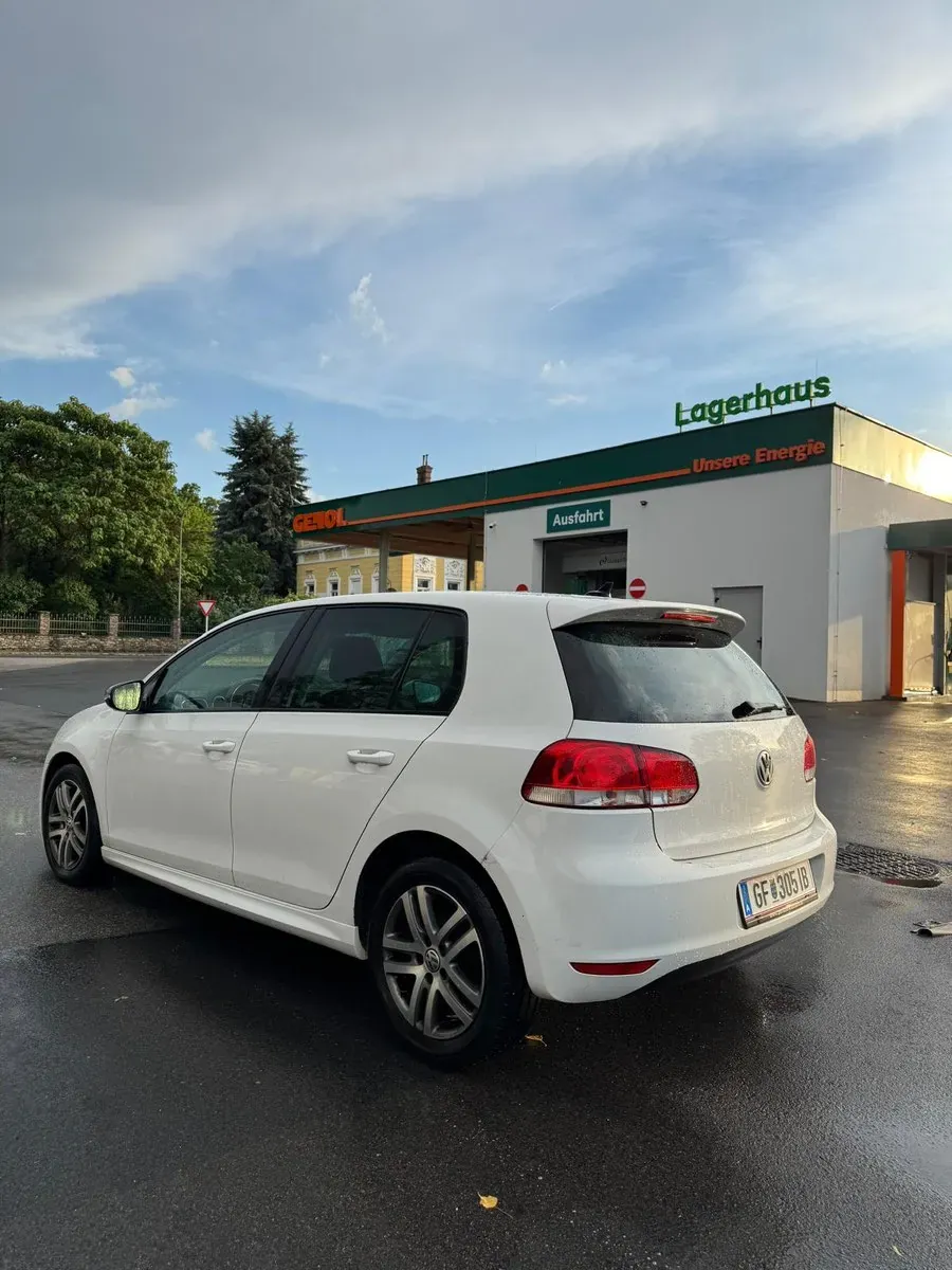 Volkswagen Golf 2010 photo 3