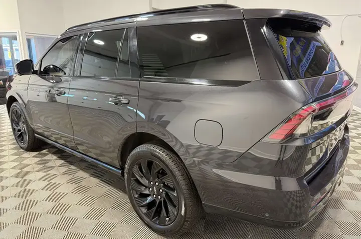 Lincoln Navigator 2025 photo 3