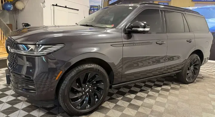 Lincoln Navigator 2025 photo 2