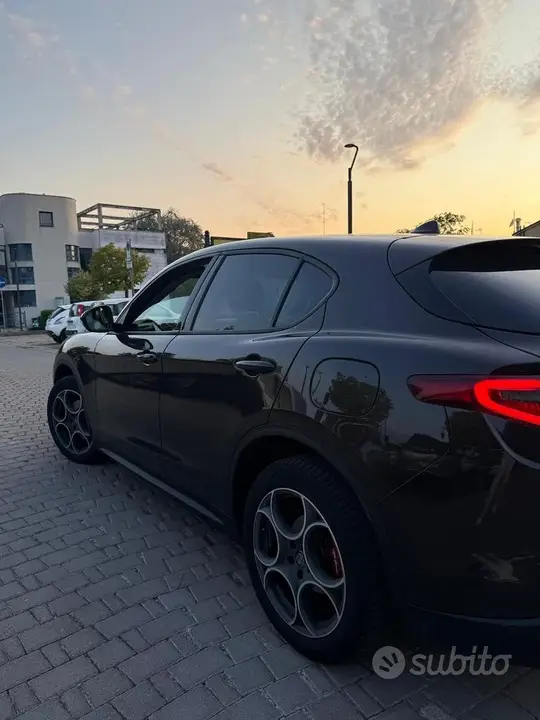 Alfa Romeo Stelvio 2018 photo 2