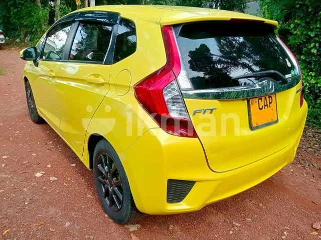 Honda Fit 2015 photo 2