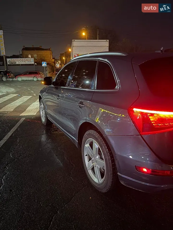 Audi Q5 2010 photo 2