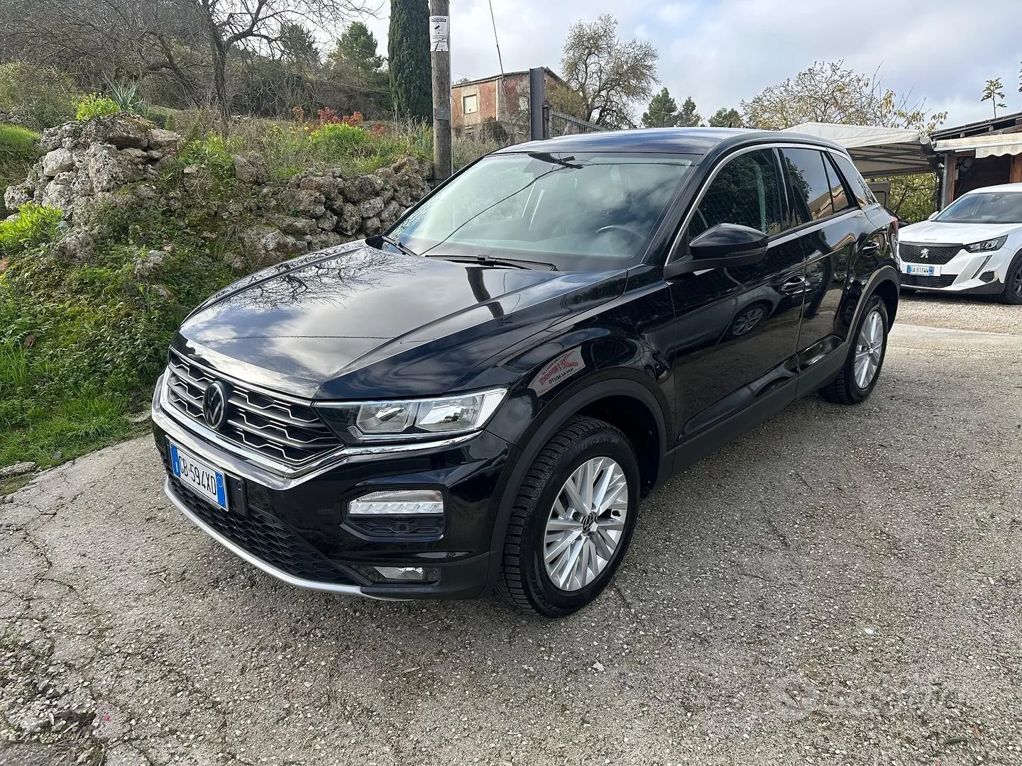 Volkswagen T-Roc 2020 photo 2