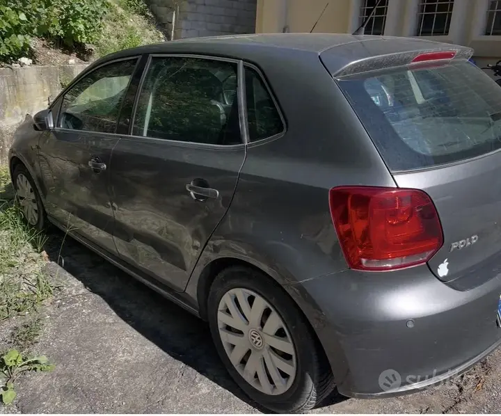 Volkswagen Polo 2011 photo 2