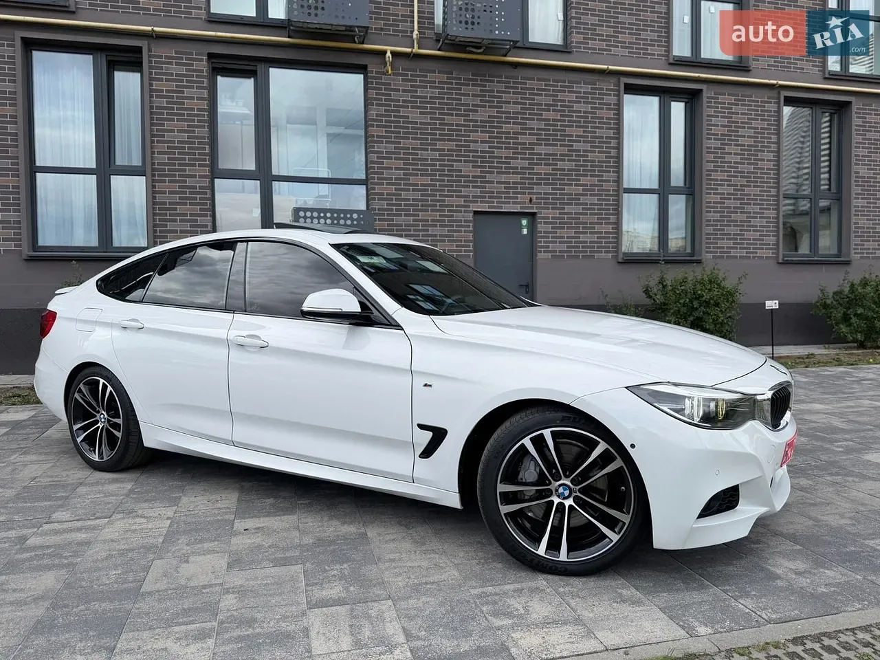 BMW 3 Series Gt 2017 photo 2