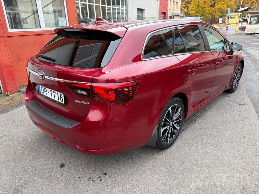 Toyota Avensis 2017 photo 3