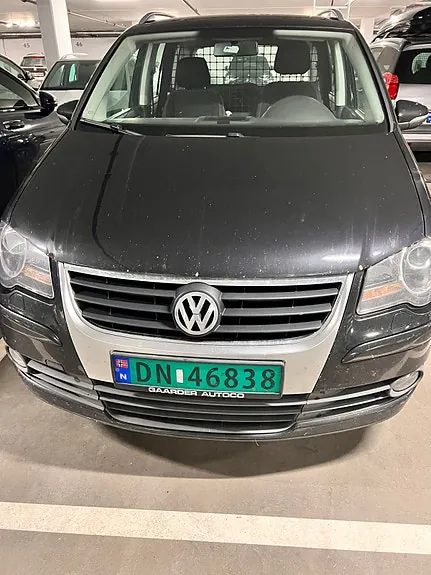 Volkswagen Touran 2010 photo 2
