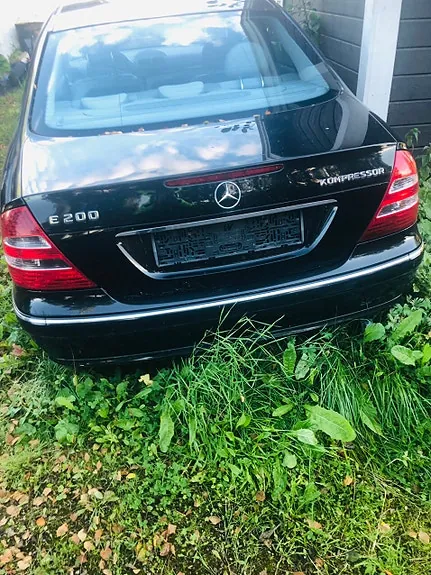 Mercedes-Benz E-Class 2005 photo 2