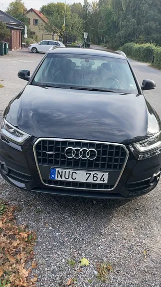 Audi Q3 2012 photo 2