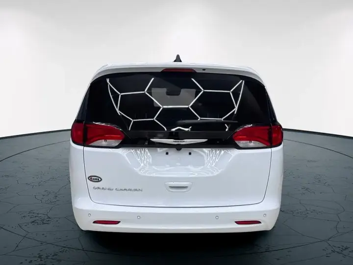 Chrysler Grand Caravan 2024 photo 4