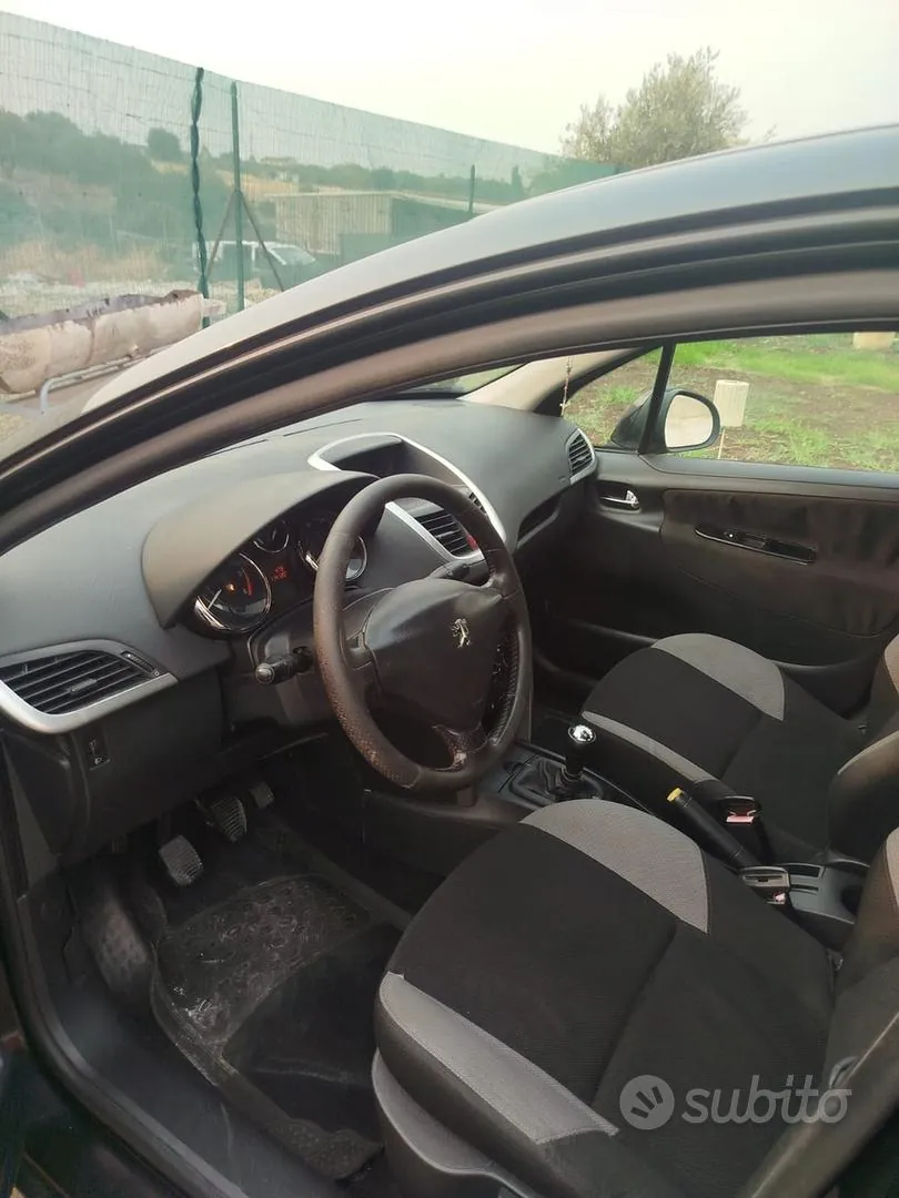 Peugeot 207 2008 photo 5