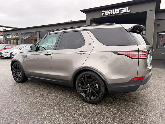 Land Rover Discovery 2019 photo 2